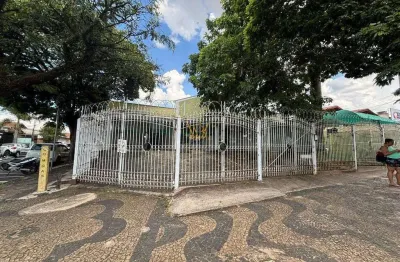 Casa comercial em esquina privilegiada – oportunidade única!