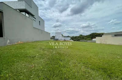 Terreno plano em condomínio, com 300 m², a venda e Piracicaba/SP.