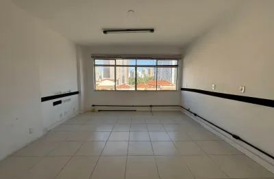 Sala comercial para alugar na av. antártica: espaço amplo com banheiro