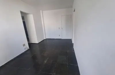 Oportunidade 2 quartos com vaga em excelente  condominio fonseca