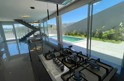 Alugo casa de condomínio com 3 suítes no vale das aguas.bragança pta - sp