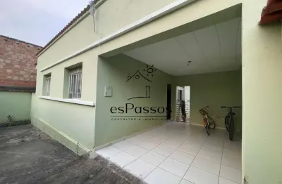 Casa Antiga 4 Quartos em lote de 360m2 - Centro - Florestal/MG