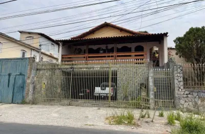 Casa com 4 quartos à venda na Rua Senhora do Brasil, Cachoeirinha, Belo Horizonte, 230 m2 por R$ 980.000