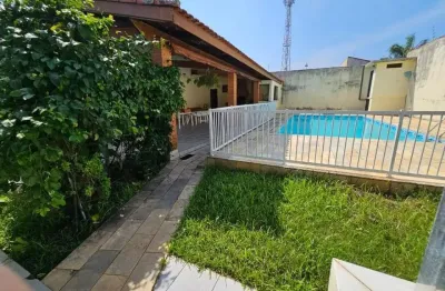 Casa pé na areia 4 suites muito grande, escriturada com piscina