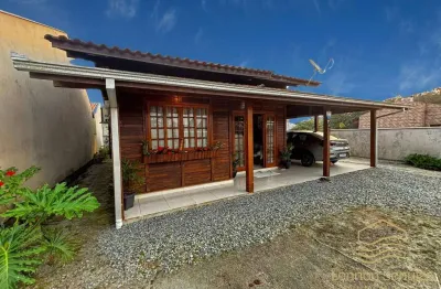 Casa com 3 quartos sendo 1 suíte em balneário barra do sul - salinas
