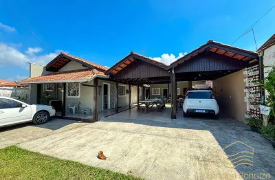 Casa em alvenaria 2 suítes + 1 quarto em balneário barra do sul - salinas