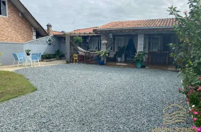 Casa averbada 3 dormitórios 270m do mar- balneário barra do sul-sc-salinas