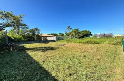 Terreno com 358m² aterrado à 120m praia da salinas - balneário barra do sul