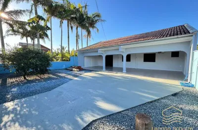 Casa ampla e charmosa a 80m do mar – balneário barra do sul – salinas