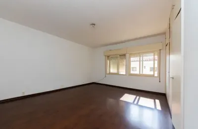 Casa com 3 quartos à venda na Rua Cássio Martins Vilaça, 115, Pacaembu, São Paulo