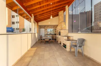 Sobrado Moderno com 3 Dormitórios e 2 Vagas - Santa Paula - SCS.