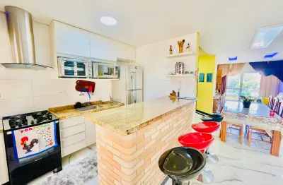 Sobrado magnífico com 3 dormitórios e 6 vagas - parque são lucas.