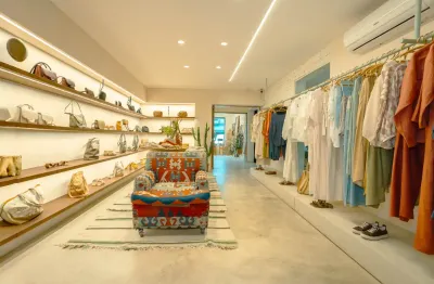 Casa comercial para venda em Pinheiros  com 351 m² - São Paulo.