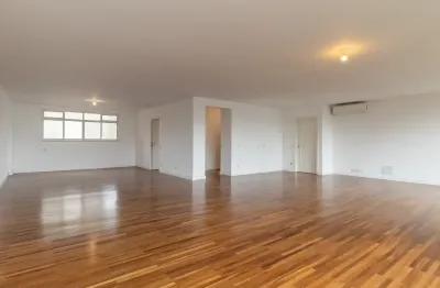 Apartamento 3 Suítes e 2 Vagas - Vista para o verde do Clube Pinheiros.