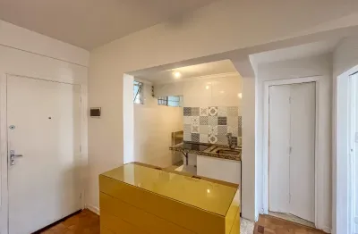 Apartamento 2 Dormitórios - Metrô Vila Madalena linha verde.