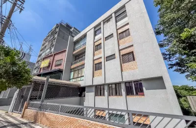 Apartamento 2 Dormitórios - Metrô Vila Madalena linha verde.