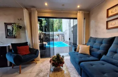 Casa com 3 quartos à venda na Rua Guararema, 27, Ponta de Baixo, São José