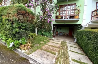 Casa com 3 dormitórios para alugar, 76 m² por R$ 3.553,98/mês - Bom Retiro - Teresópolis/RJ