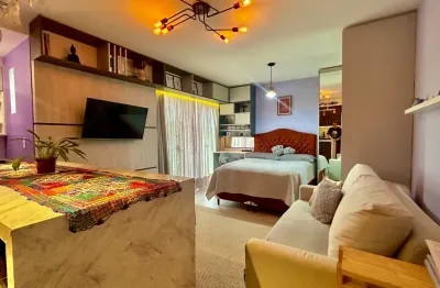 Estúdio Mobiliado com Sacada | Sol da Manhã | Ao Lado da UFPR – Jardim das Américas