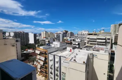 Apto de 2 qts com vg reformado próximo ao metrô uruguai