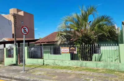 Casa à venda na Rua Francisco Ferreira Machado, 30, Boneca do Iguaçu, São José dos Pinhais