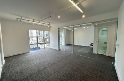 Sala comercial para alugar na Avenida Rio Branco, 787, Centro, Florianópolis
