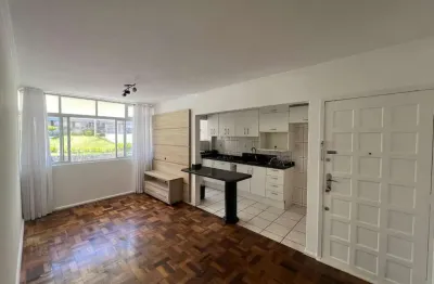 Apartamento com 3 quartos para alugar na Rua Jade Magalhães, 159, Centro, Florianópolis
