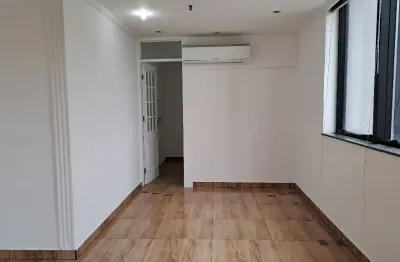 Ótima sala comercial de 42 m²  com 2 vagas de garagem no itaim bibi.