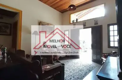 Casa a venda, chácara pronta para morar. todo conforto e ótima localização