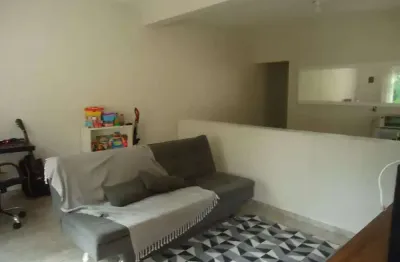 Casa à venda na Rua Dina Bardazzi, 699, Botujuru, Mogi das Cruzes