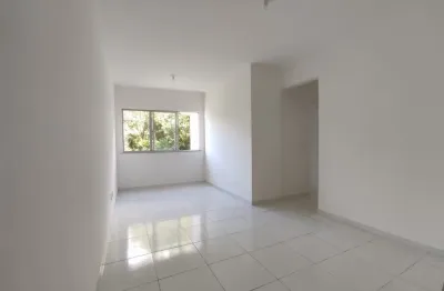 Apartamento à venda na Avenida Luís Viana, Paralela, Salvador