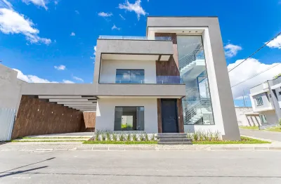 Residência nova com 3 suítes, pé-direito triplo e ático no condomínio castelo di fiori