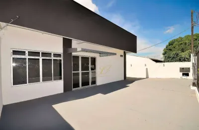 Ponto comercial com 11 salas para alugar na Rua João Kasdorf, Xaxim, Curitiba