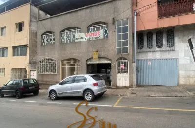 Casa comercial com 8 salas à venda no Centro, Itaúna 