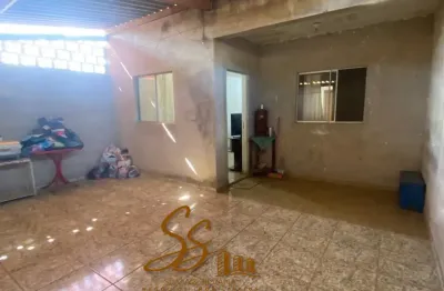 Casa ampla à venda no bairro araçás – mateus leme/mg  valor: r$ 250.000,00