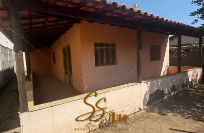 Casa + barracão em lote amplo no vale verde – mateus leme/mg  lote: 526 m²
