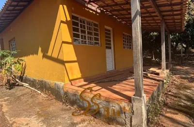 Cód 305 chácara em condomínio fechado – rancho grande, mateus leme/mg   condomínio com portaria 24h, segurança e tranquilidade.  área de 2.500 m² cada.  uma das chácaras conta com casa pronta para laz