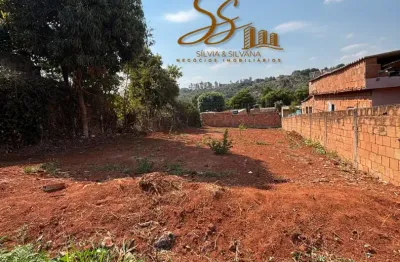Lote bairro imperatriz em mateus leme/mg, com 360 m², pertinho da escola , perfeito para construtores.