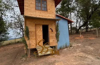Cód 419 chalezinho em madeira super charmoso – serra azul, mateus leme/mg  encante-se com este chalezinho acolhedor em madeira, a apenas 300 metros do centro de serra azul, em uma região tranquila e c