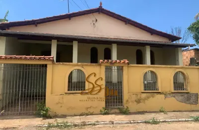 Casa com 3 quartos à venda no Centro, Mateus Leme 