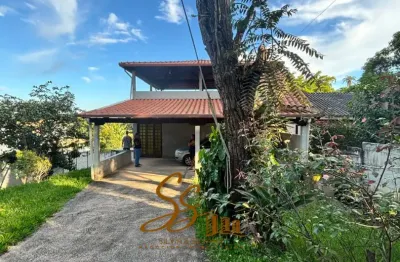 CÓD 482 Chácara à Venda – Francelinos | Juatuba/MG Chácara com 900 m² documentados (escritura e registro), além de área verde nos fundos com nascente e rego d’água, ideal para quem valoriza um ambient