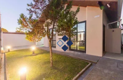 Casa retrofit no boqueirão com apartamento nos fundos