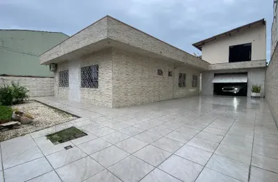 Casa Térrea com amplo terreno - São 3 Dormit (Suíte) e lazer no São Vicente.