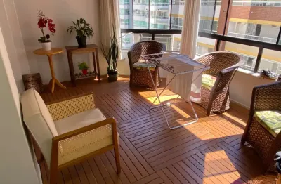 Apartamento à 250 mts mar - 3 dormitórios e vaga privativa