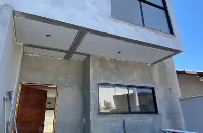 Aqui um sobrado  com 1 suite + 2 dormitórios no bairro  são joão novo