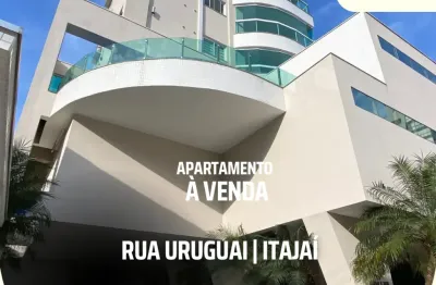 Apartamento 3 suítes e 2 vagas - vista bairro e semi mobiliado.