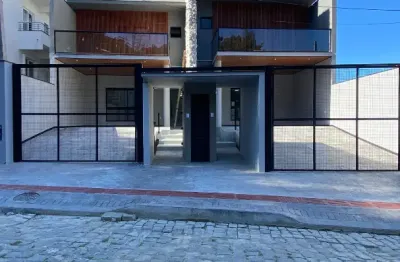 Sobrado geminado com 135 m² de padrão premium, 1 suíte + 2 dormitórios