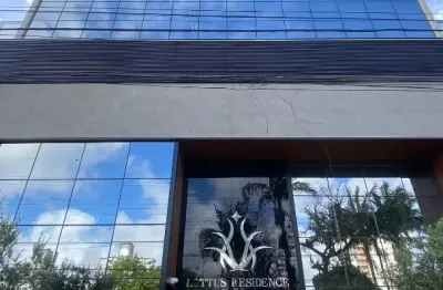 Apartamento novo, andar alto e vista Itajaí com 3 dormitórios (suite) e 2 vagas no Centro.