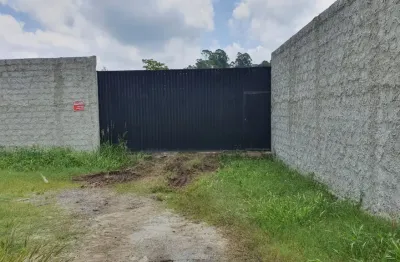 Excelente terreno disponível para locação em rodovia de grande fluxo.