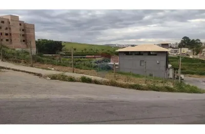 Terreno à venda no Novo Horizonte, Conselheiro Lafaiete 